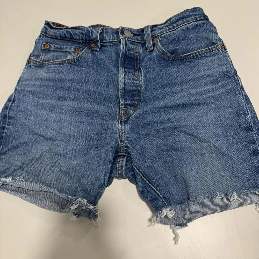 Women’s Levi’s 501 Denim Shorts Size W27 (cut Into‎ Shorts)